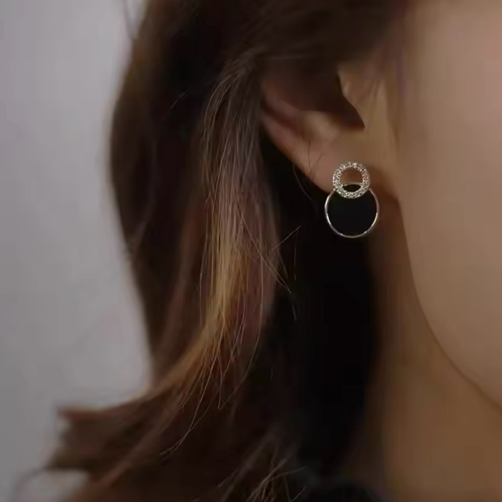 Retro port style fashion earrings